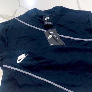 New Nike Black Women’s Tight Fit‎ T-Shirt - L